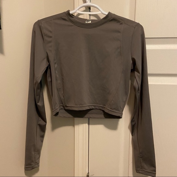 Cropped athletic top - Picture 2 of 4